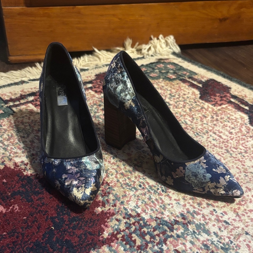 Anthropologie élysèss Velvet Floral Patterned Women's Heels